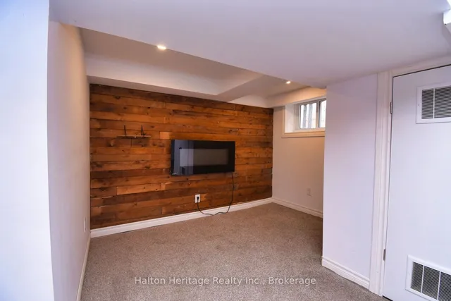 Additional image 37 of 129 Eastbourne Ave