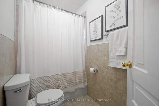 Additional image 19 of 119 Bellwoods Ave