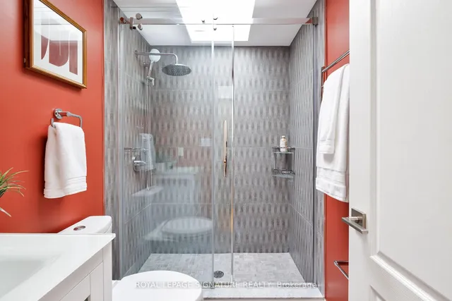 Additional image 18 of 224 Floyd Ave