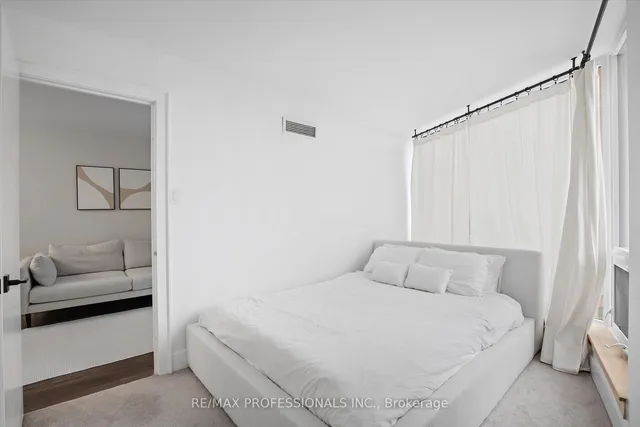 Additional image 10 of 1055 Bay St Unit 709