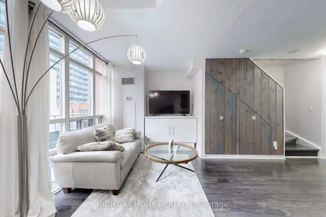 Additional image 9 of 255 Richmond St Unit 401