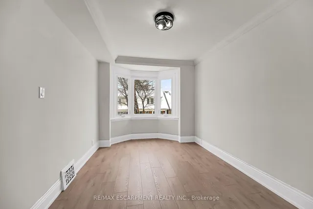 Additional image 25 of 117 Rosslyn Ave