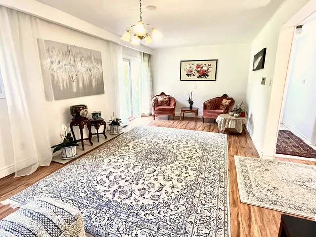 Additional image 18 of 89 Baroness Cres