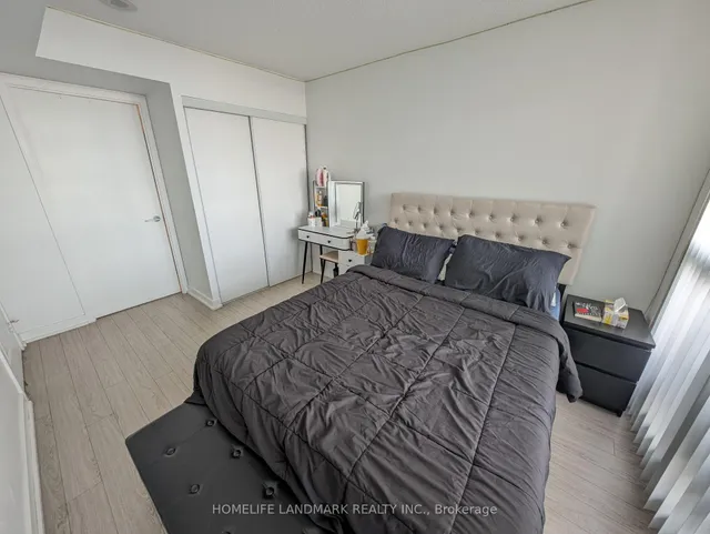 Additional image 17 of 19 Singer Crt Unit 519