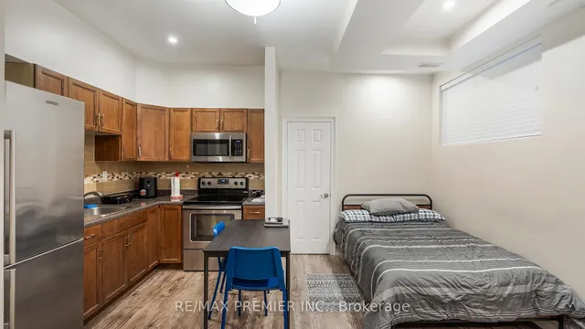 Additional image 38 of 1166 Glengrove Ave