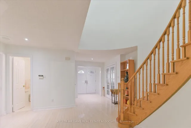 Additional image 6 of 33 Hartford Tr