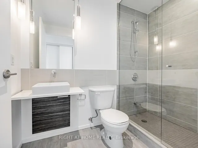 Additional image 21 of 8 charlotte St Unit 1603