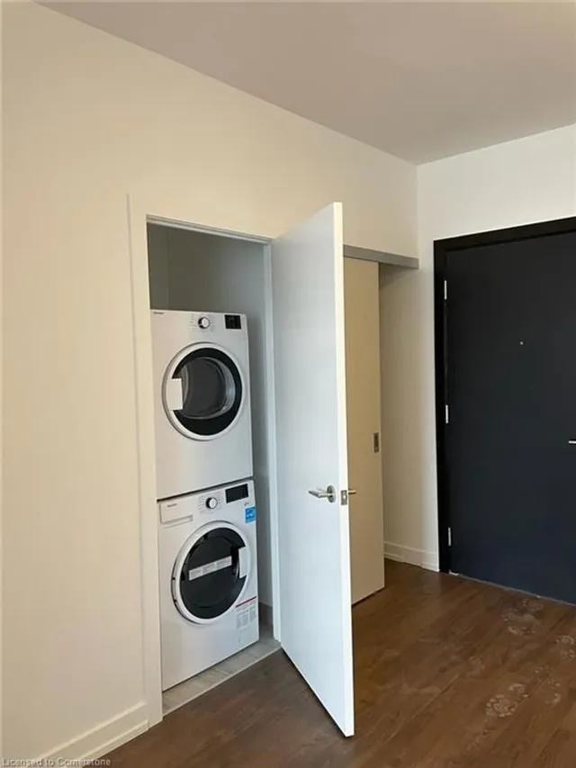 Additional image 3 of 15 Wellington St Unit 2211