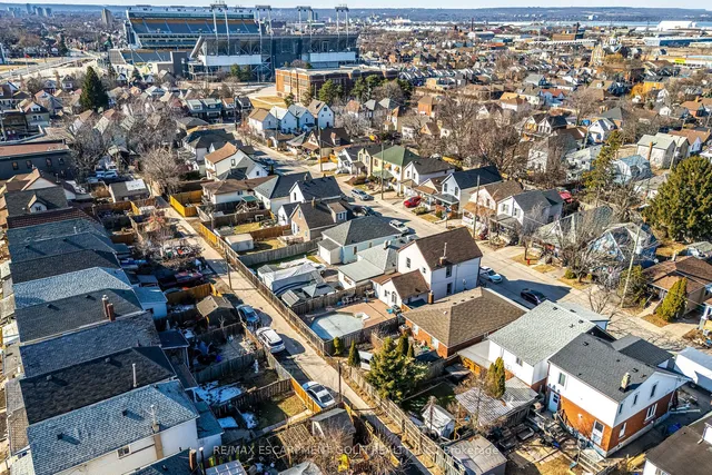 Additional image 40 of 34 Mayflower Ave