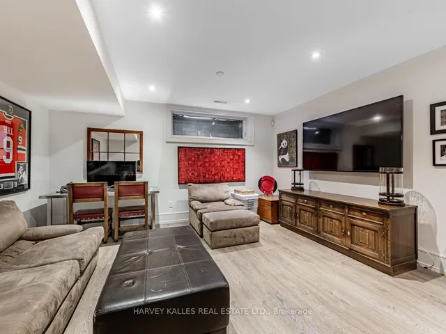 Additional image 39 of 74 Woburn Ave