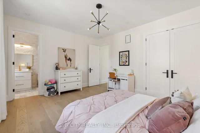 Additional image 32 of 75 Lawrence Cres