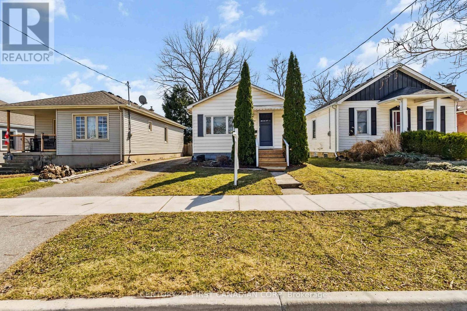 17 HIGHWAY AVENUE|London, Ontario N6C2K4