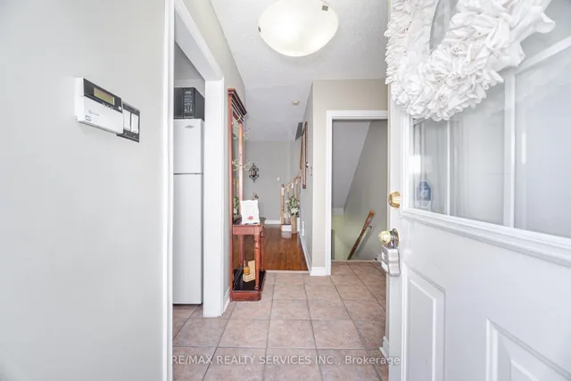 Additional image 2 of 19 Town House Cres