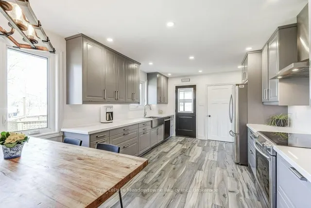 Additional image 9 of 986 Westover Rd