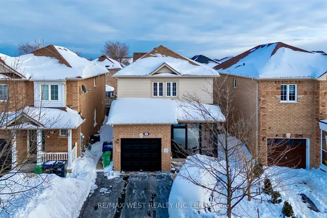 83 Ridgemore Cres