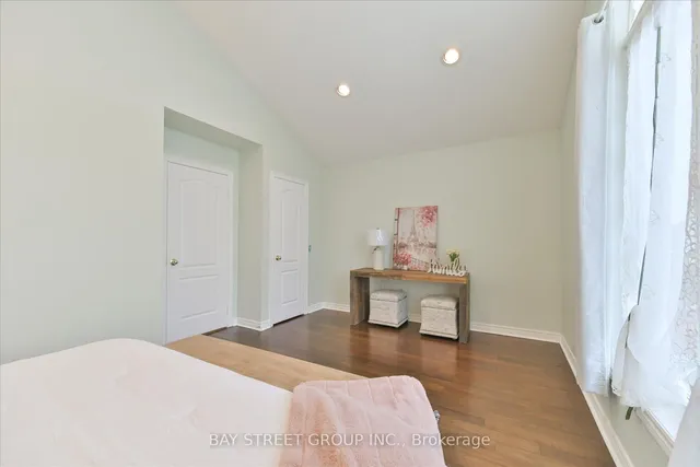 Additional image 19 of 929 Ledbury Cres
