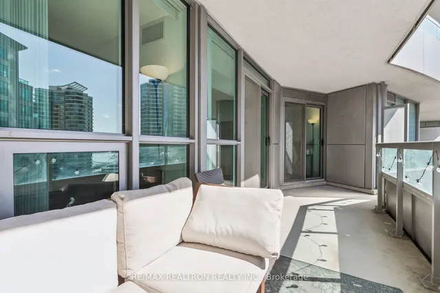 Additional image 33 of 19 Grand Trunk Cres Unit 1215