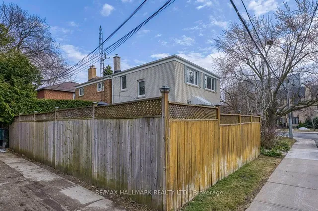 Additional image 3 of 572 Roehampton Ave