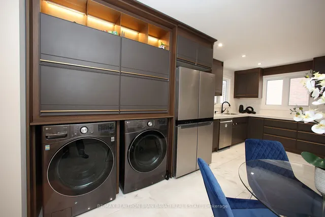 Additional image 16 of 66 Moore Park Ave