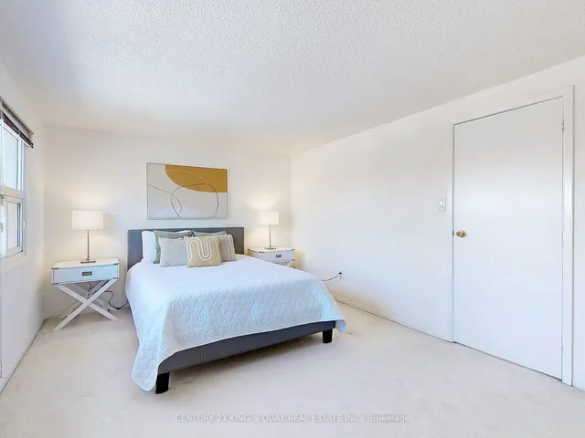 Additional image 23 of 19 Historic Terr