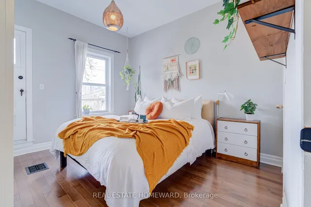 Additional image 18 of 104 Manning Ave