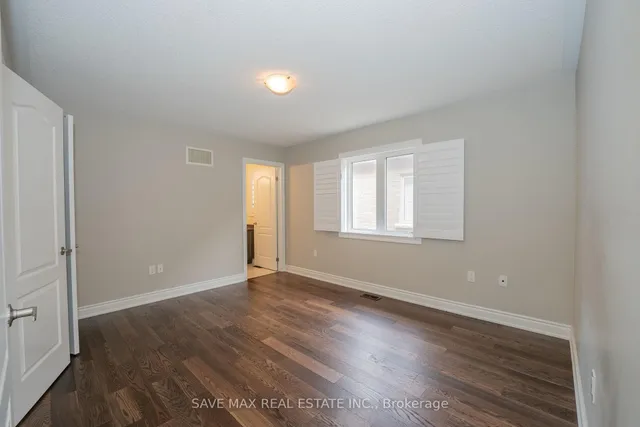 Additional image 33 of 36 Roulette Cres