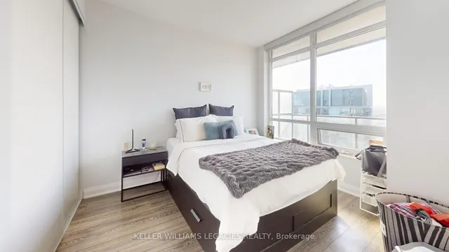 Additional image 20 of 36 Park Lawn Rd Unit 2806