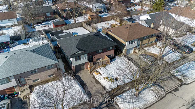 60 Wheatfield Cres