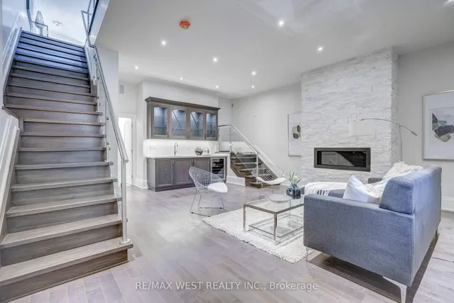 Additional image 15 of 352B Lawrence Ave