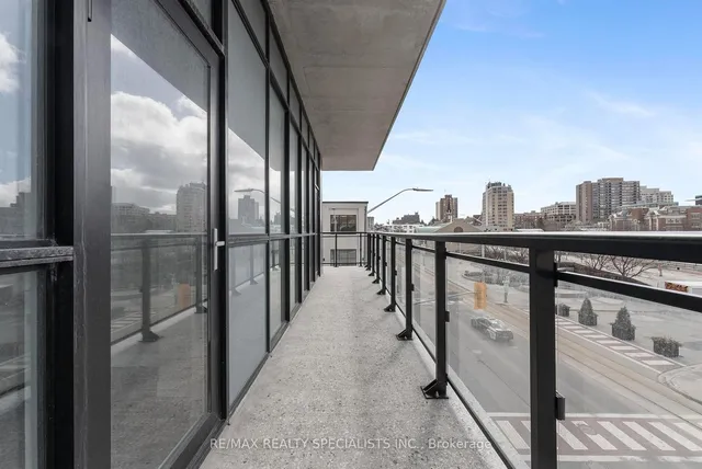 Additional image 19 of 60 Charles St W St Unit 308