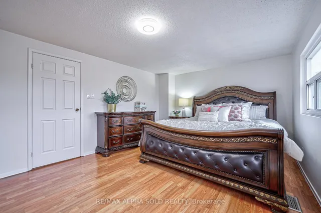 Additional image 29 of 55 Phalen Cres