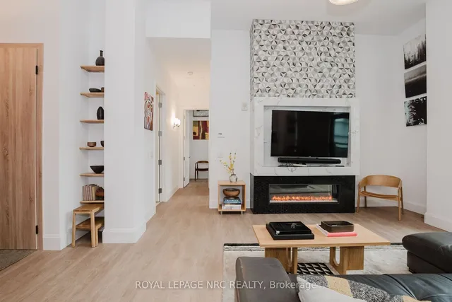 Additional image 12 of 118 King St Unit LPH13