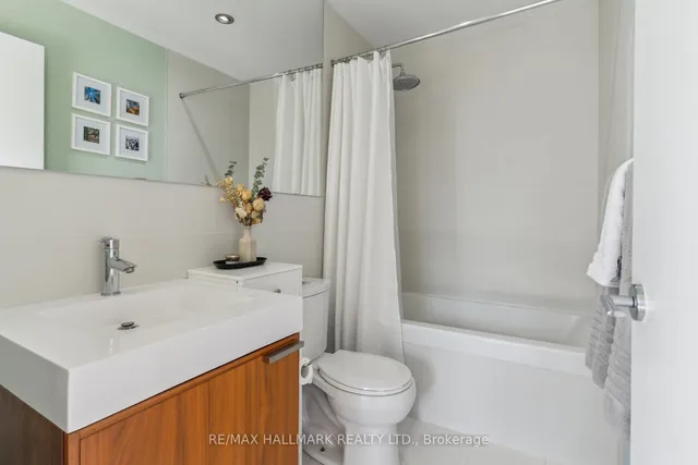 Additional image 20 of 318 King St Unit 1014