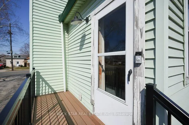 Additional image 36 of 405 Upper Wentworth St