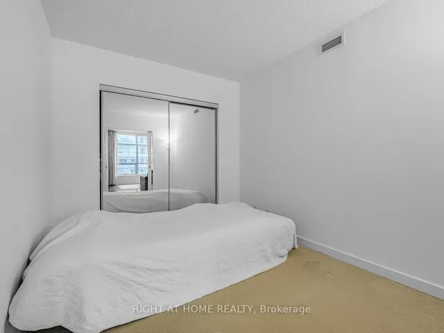 Additional image 22 of 350 Wellington St Unit 425