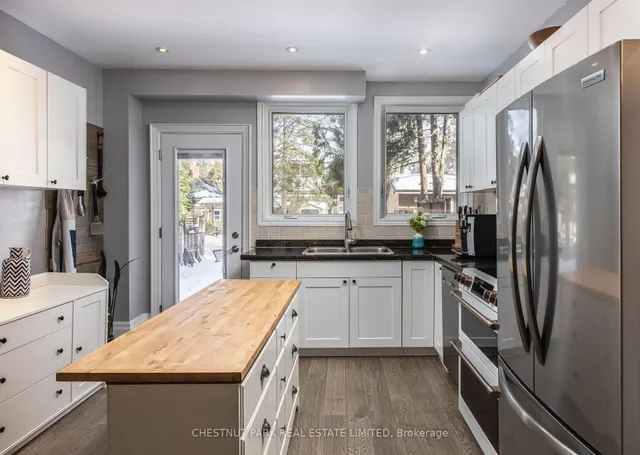 Additional image 16 of 393 Quebec Ave