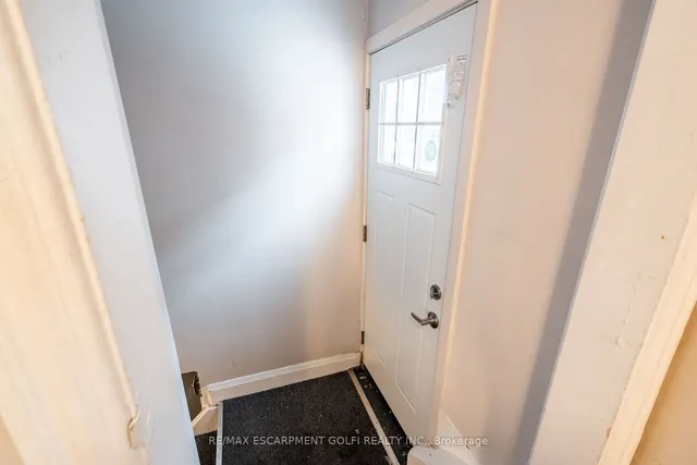 Additional image 24 of 124 WHITNEY Ave