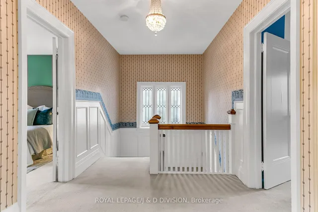 Additional image 22 of 98 Chaplin Cres