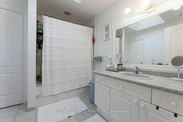 Additional image 31 of 1496 Keele St