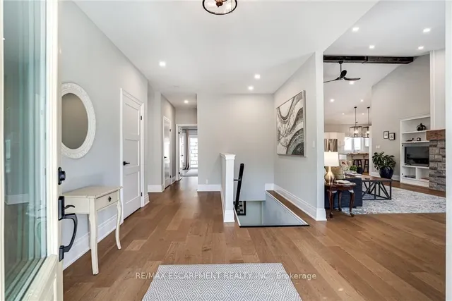 Additional image 5 of 14 Sullivan's Lane