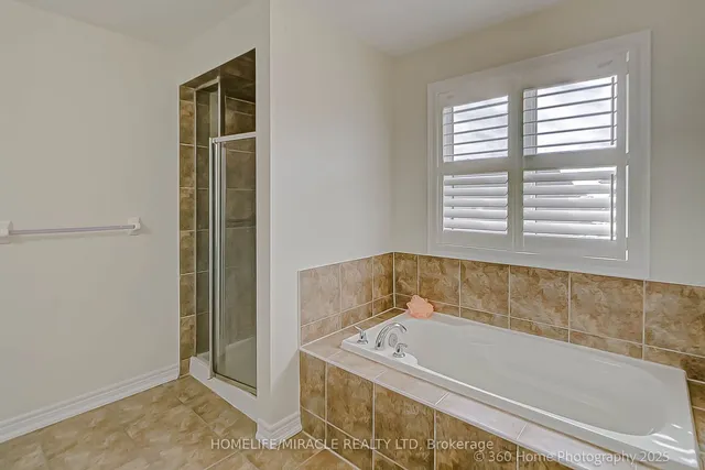 Additional image 20 of 20 Amy Ave