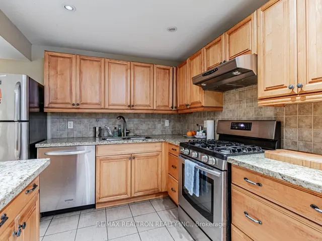 Additional image 41 of 867 Bathurst St