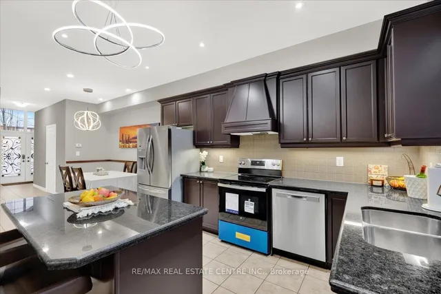 Additional image 10 of 94 IRWIN Ave