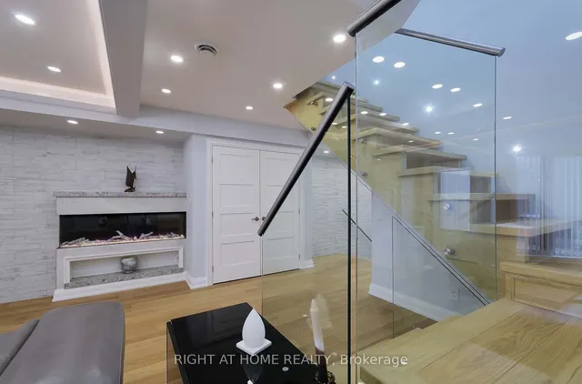 Additional image 18 of 2981A Bloor St