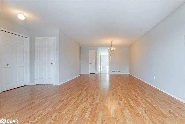 Additional image 6 of 18 Jena Crt