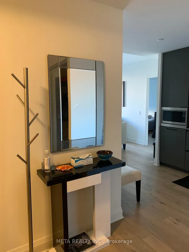 151 Avenue Rd Unit 507