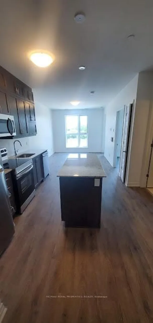 Additional image 5 of 95 Dundas St Unit 111