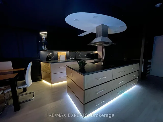 Additional image 8 of 550 Queens Quay Unit 412