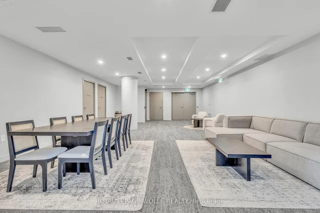 Additional image 35 of 859 The Queensway N/A Unit 412