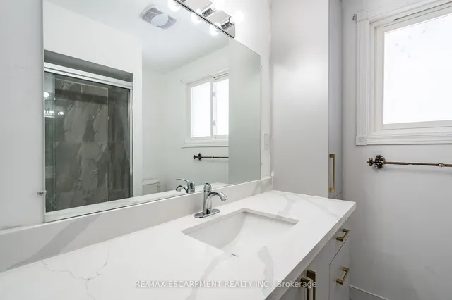 Additional image 22 of 19 Winthrop Pl